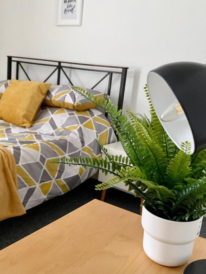 Contemporary 2 Bedroom Victorian Town House - Sleeps Up To 6 Kimberley  外观 照片