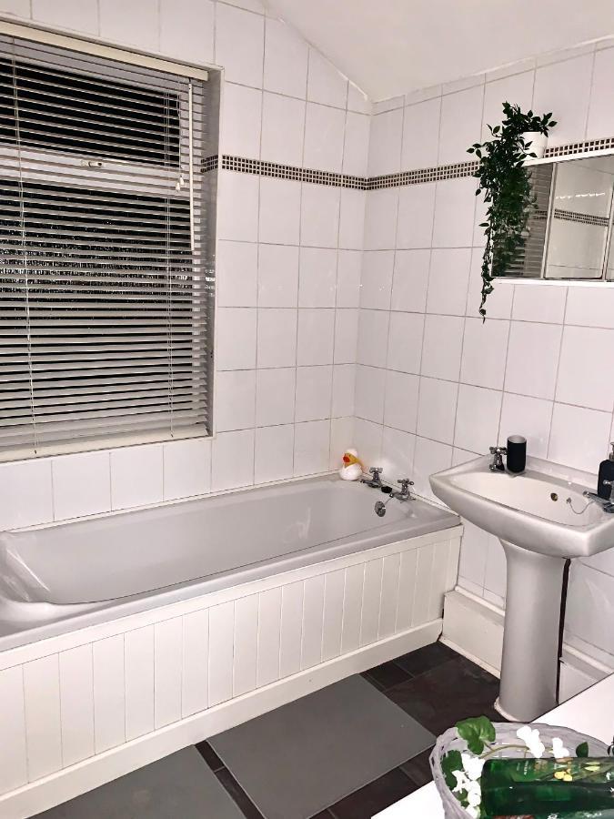Contemporary 2 Bedroom Victorian Town House - Sleeps Up To 6 Kimberley  外观 照片